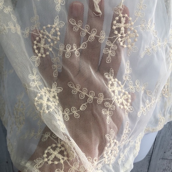 Adiva Sheer Lace Ruffled Top NWT Medium - Picture 2 of 10